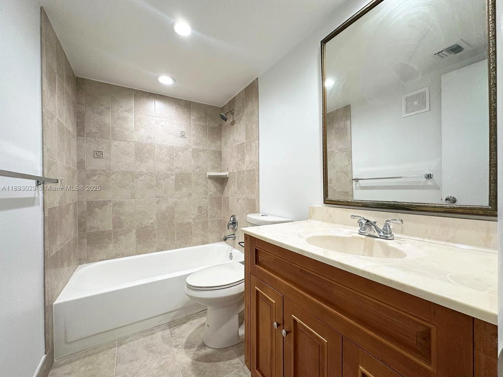 Real estate property located at 8035 107th Ave #211, Miami-dade, The Horizons Condo #1, Miami, FL