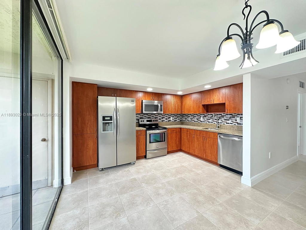 Real estate property located at 8035 107th Ave #211, Miami-dade, The Horizons Condo #1, Miami, FL