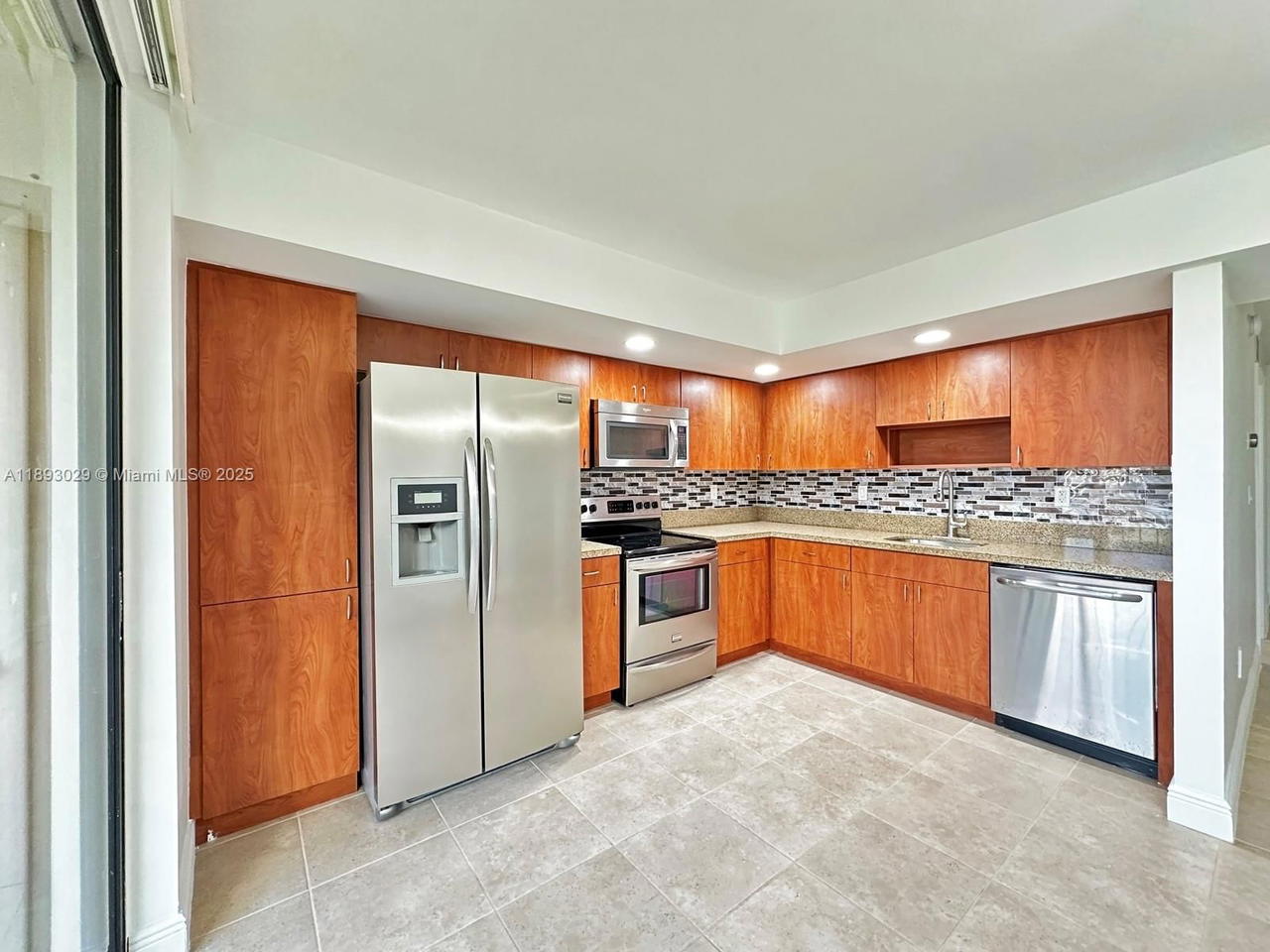 Real estate property located at 8035 107th Ave #211, Miami-dade, The Horizons Condo #1, Miami, FL