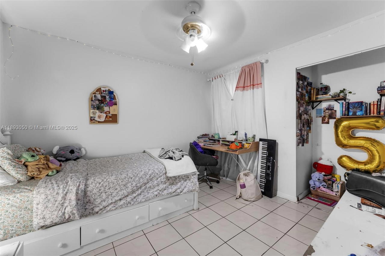 Real estate property located at 14301 146th Ter, Miami-dade, Country Walk Sec 5, Miami, FL