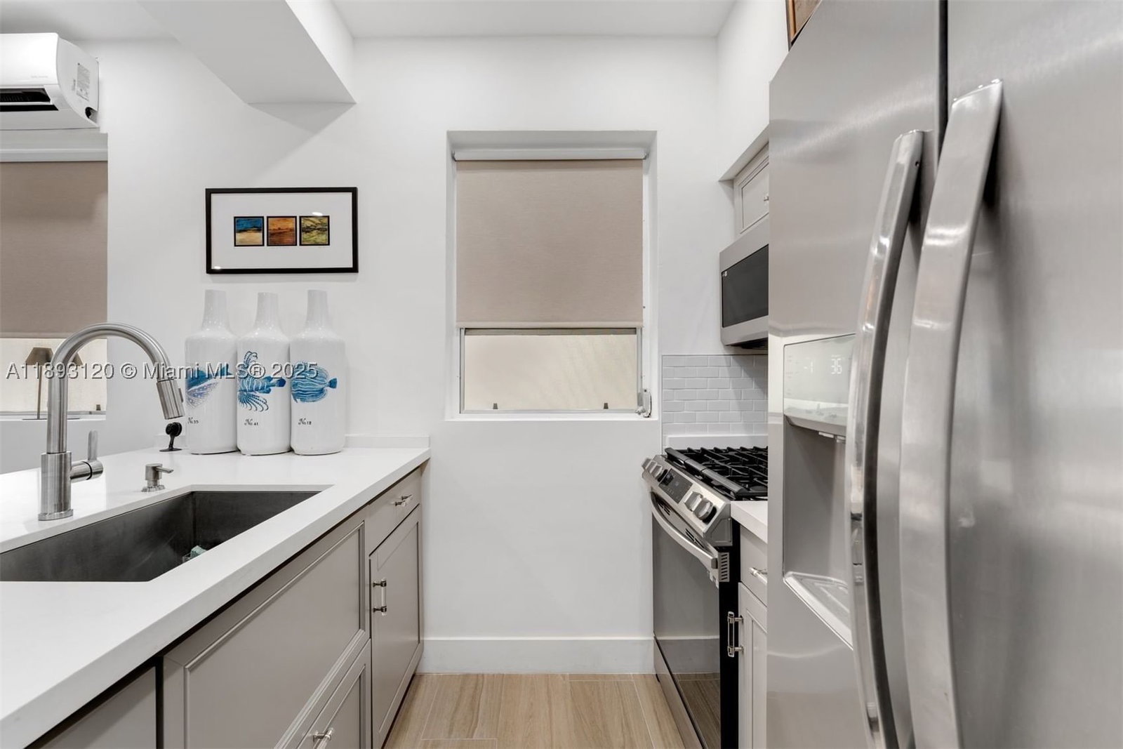 Real estate property located at 4720 Pine Tree Drive #2, Miami-dade, The Esquire House, Miami Beach, FL