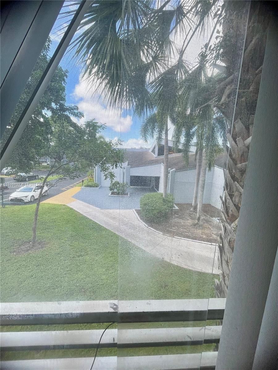 Real estate property located at 8351 Sands Point Blvd A204, Broward, Sands Point Condominium I, Tamarac, FL