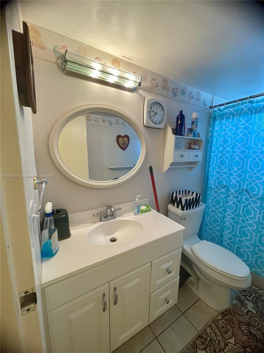 Real estate property located at 8351 Sands Point Blvd A204, Broward, Sands Point Condominium I, Tamarac, FL
