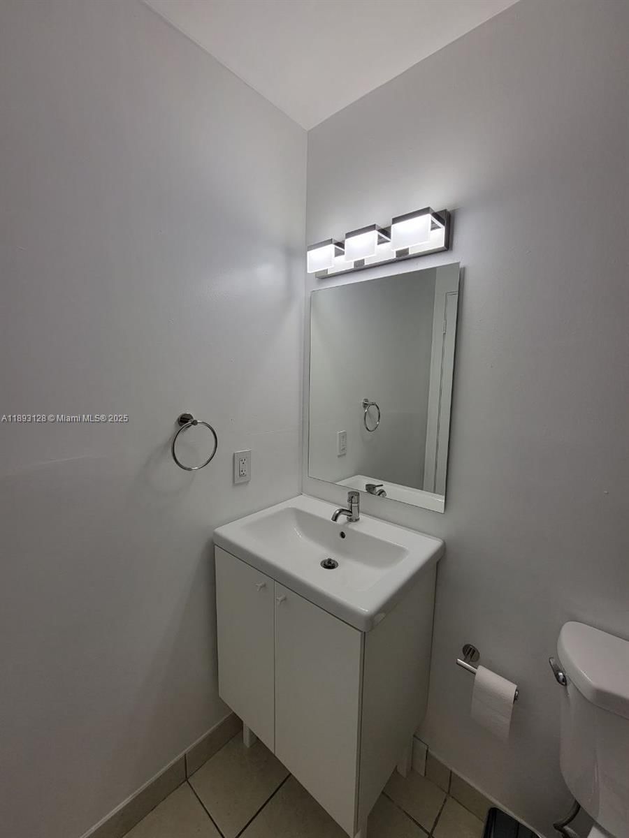 Real estate property located at 3300 9th Ter, Miami-dade, Tamiami Pines, Miami, FL