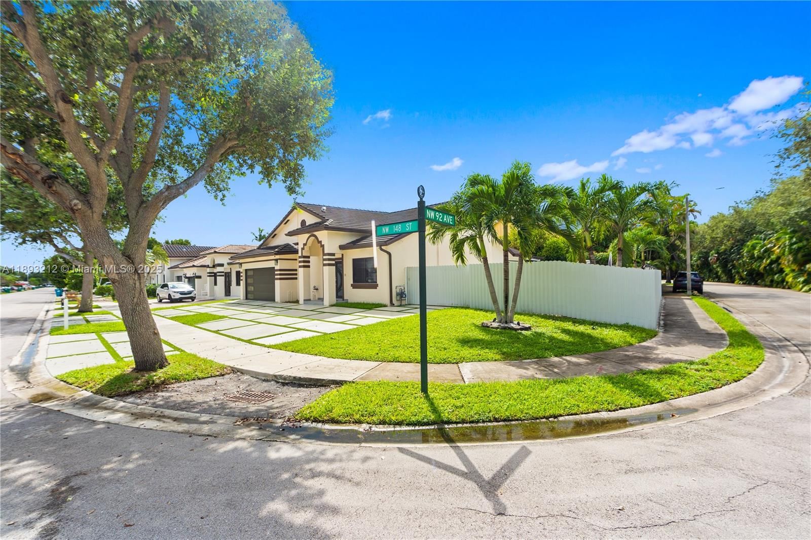 Real estate property located at 9182 148th St, Miami-dade, Florida Tropical Estates, Miami Lakes, FL
