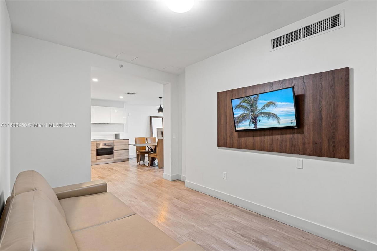 Real estate property located at 777 Ocean Dr N528, Broward, Costa Hollywood Condo, Hollywood, FL