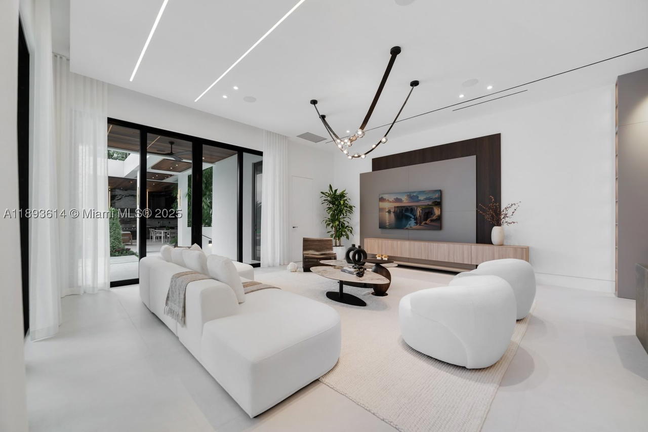 Real estate property located at 9900 125th Ave, Miami-dade, Miami, Miami, FL