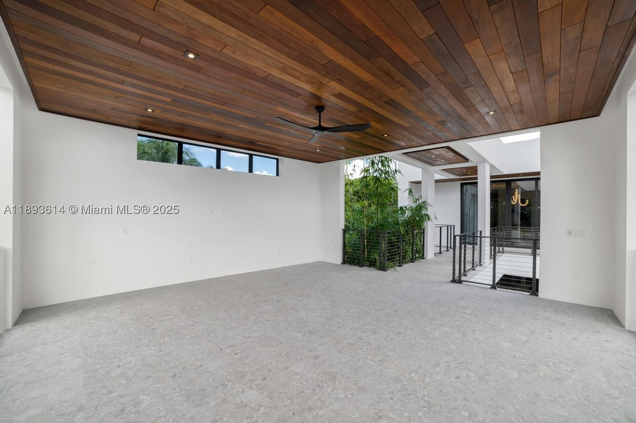 Real estate property located at 9900 125th Ave, Miami-dade, Miami, Miami, FL
