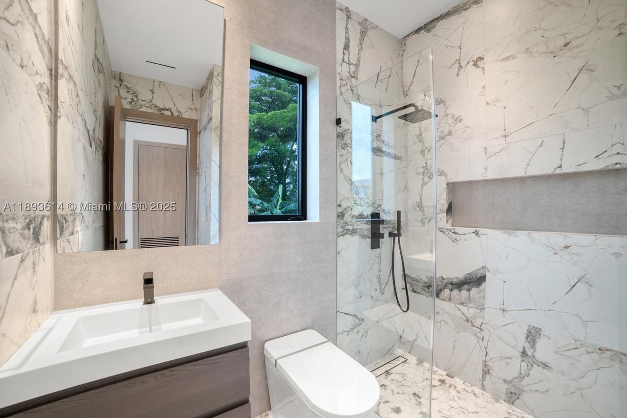 Real estate property located at 9900 125th Ave, Miami-dade, Miami, Miami, FL
