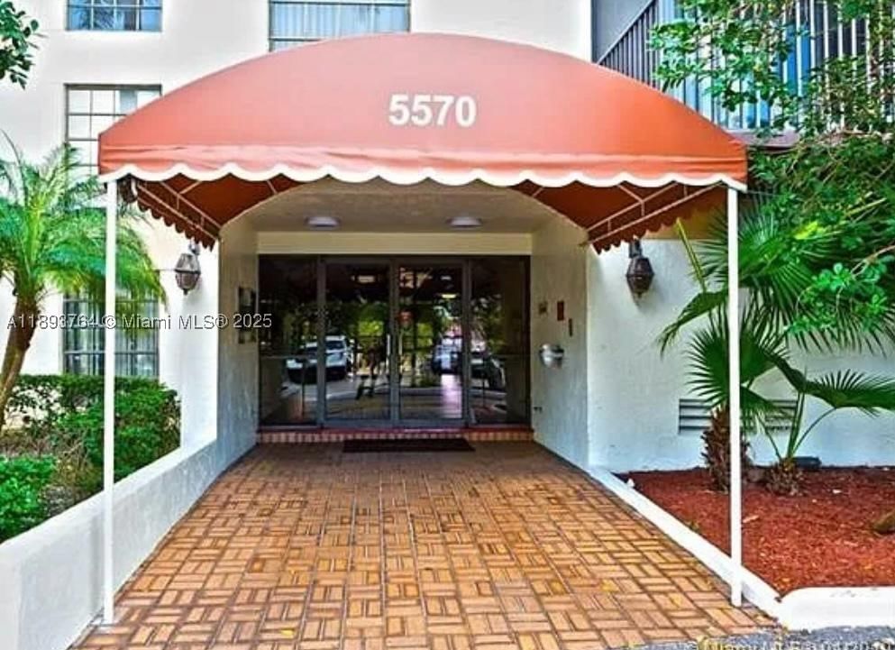 Real estate property located at 5570 44th St #312A, Broward, Inverwood Condo, Lauderhill, FL