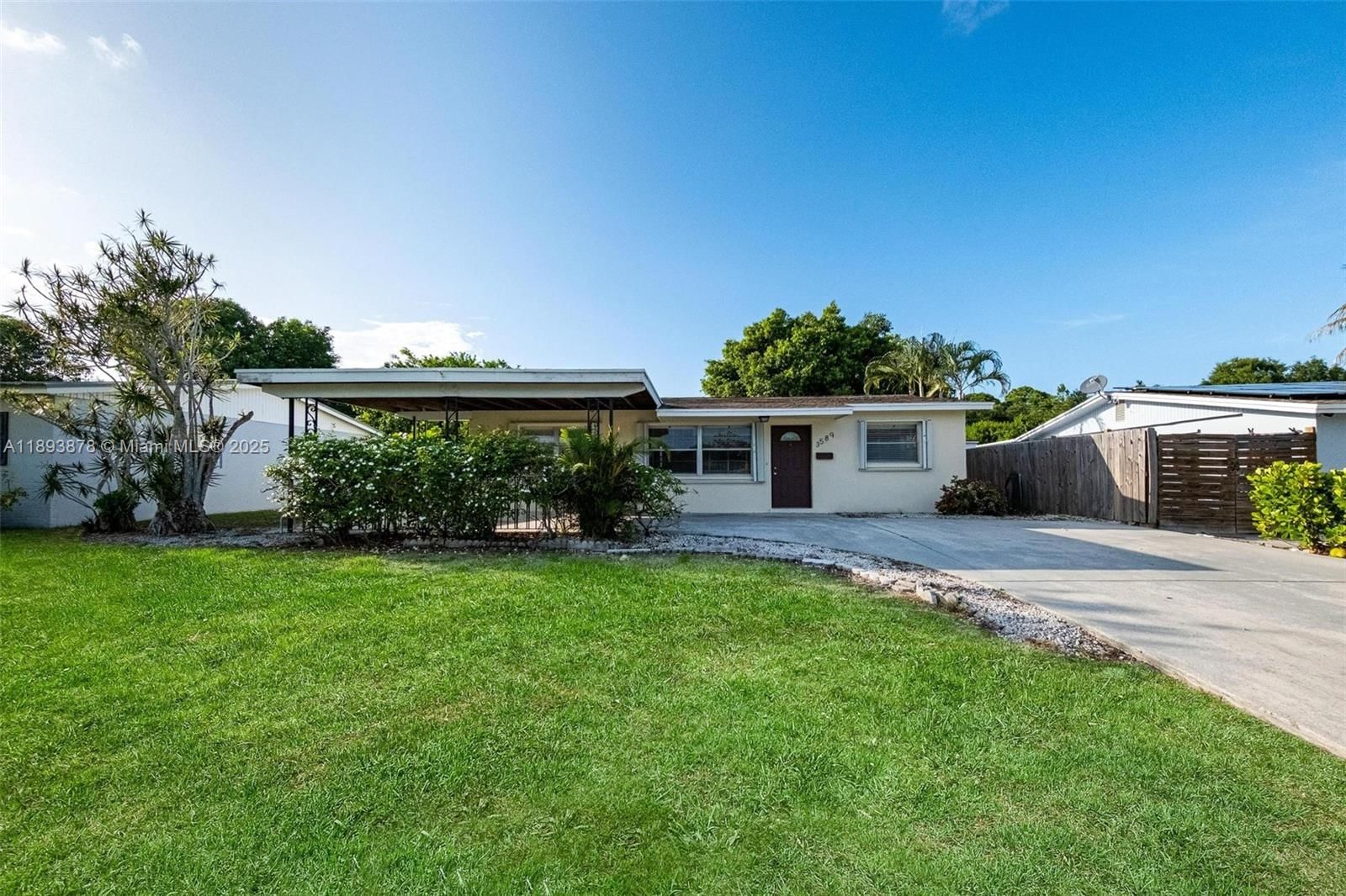 Real estate property located at 3589 Island Rd, Palm Beach, Palm Beach Cabana Colony, Palm Beach Gardens, FL