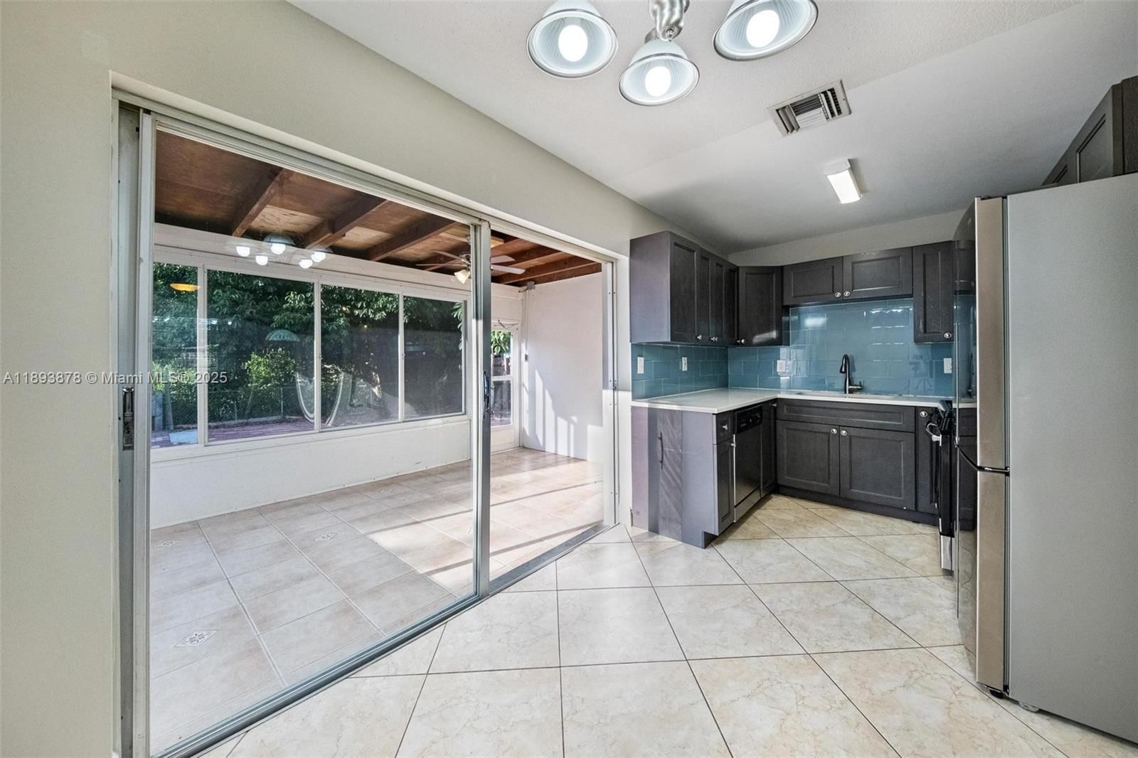 Real estate property located at 3589 Island Rd, Palm Beach, Palm Beach Cabana Colony, Palm Beach Gardens, FL