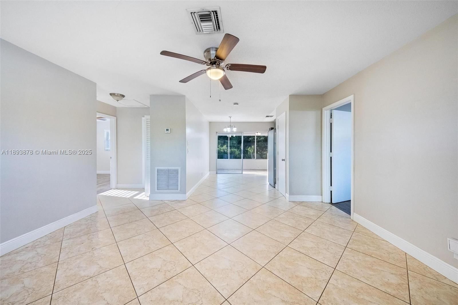 Real estate property located at 3589 Island Rd, Palm Beach, Palm Beach Cabana Colony, Palm Beach Gardens, FL