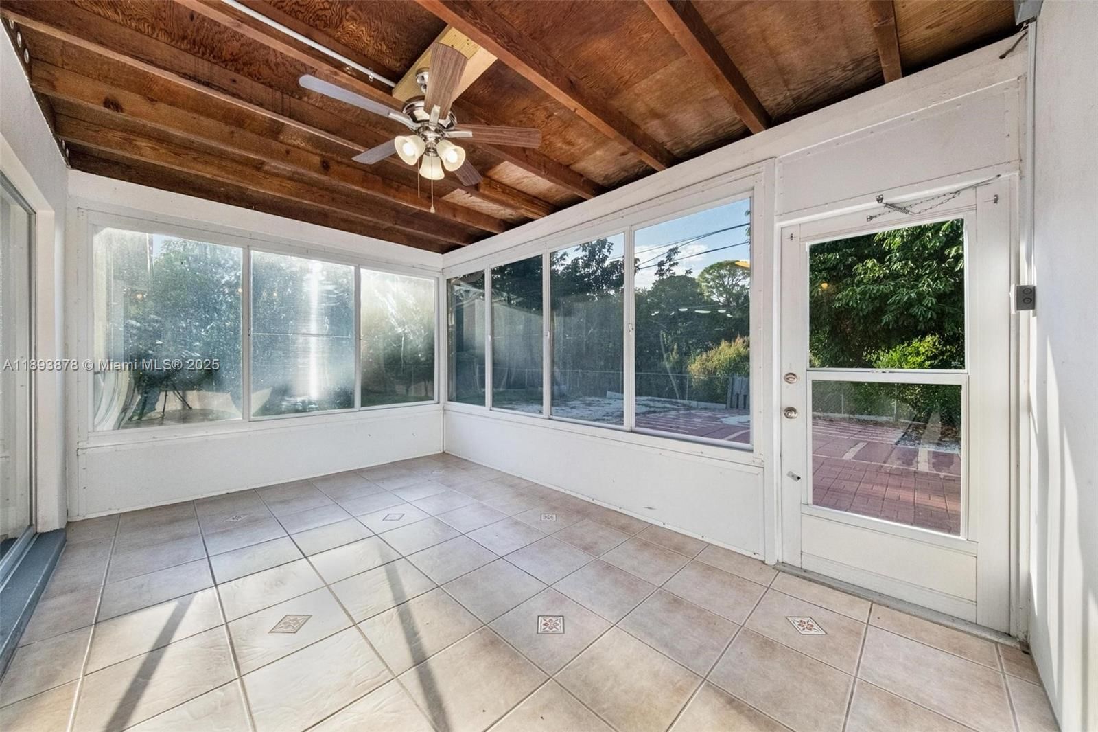 Real estate property located at 3589 Island Rd, Palm Beach, Palm Beach Cabana Colony, Palm Beach Gardens, FL