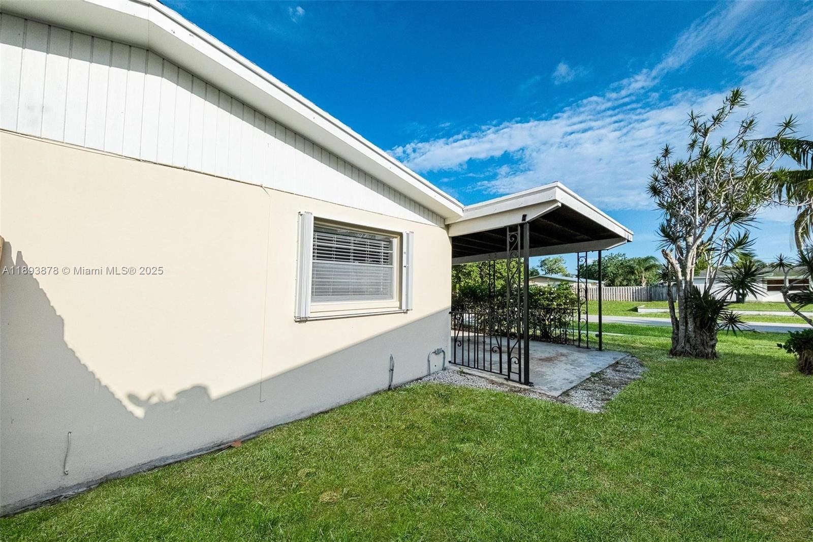 Real estate property located at 3589 Island Rd, Palm Beach, Palm Beach Cabana Colony, Palm Beach Gardens, FL