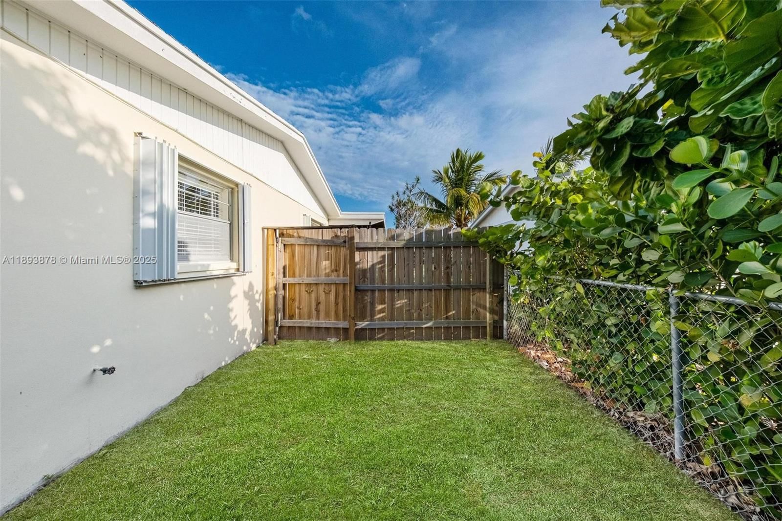 Real estate property located at 3589 Island Rd, Palm Beach, Palm Beach Cabana Colony, Palm Beach Gardens, FL