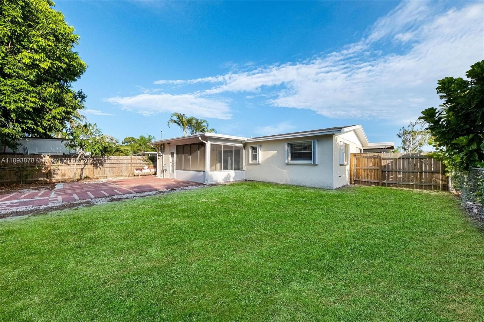 Real estate property located at 3589 Island Rd, Palm Beach, Palm Beach Cabana Colony, Palm Beach Gardens, FL