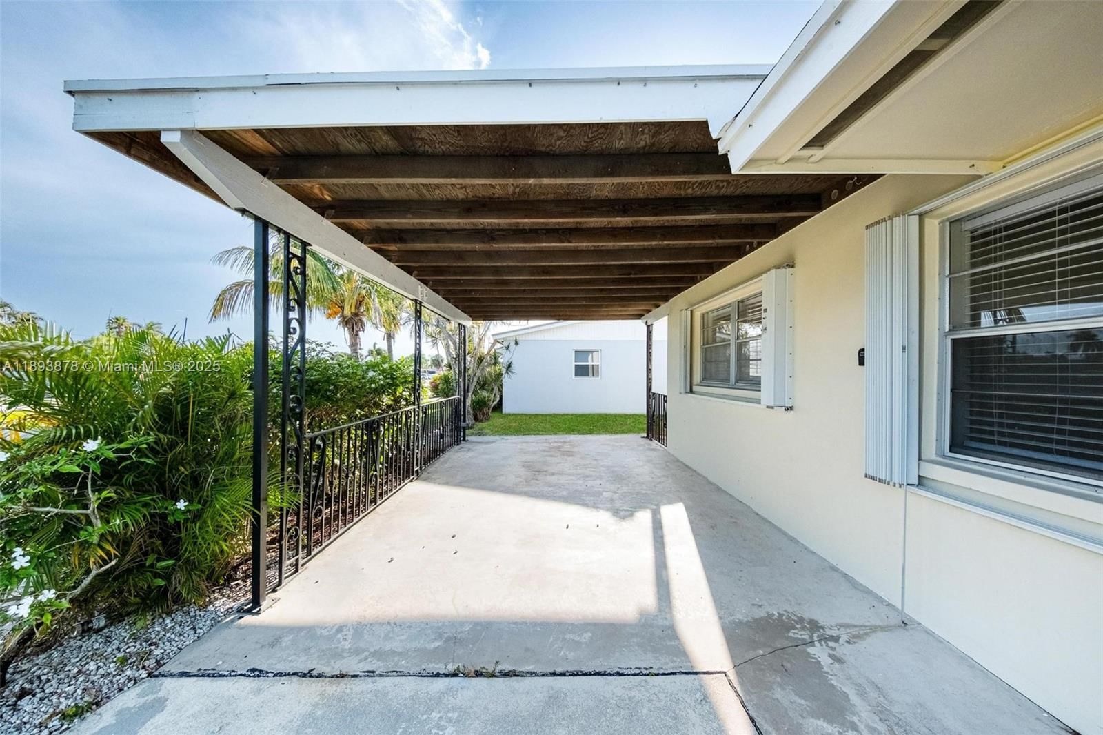 Real estate property located at 3589 Island Rd, Palm Beach, Palm Beach Cabana Colony, Palm Beach Gardens, FL