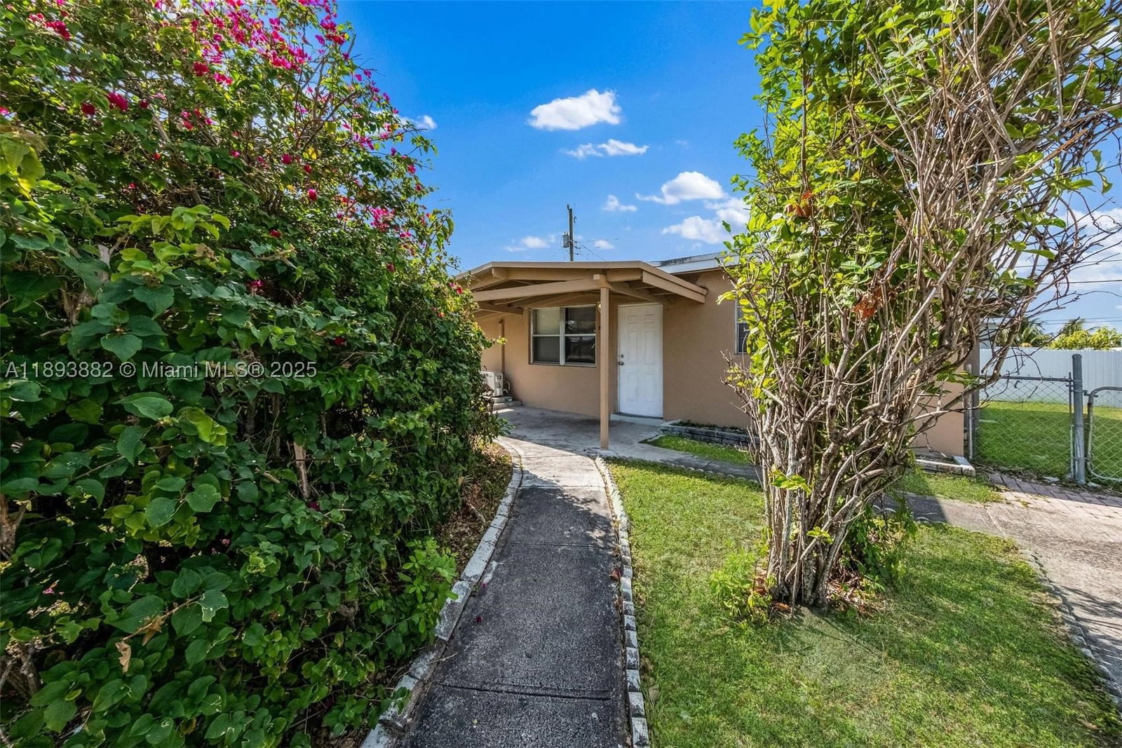 Real estate property located at 5720 40th Ct, Broward, Miami Gardens Estates Sec, West Park, FL