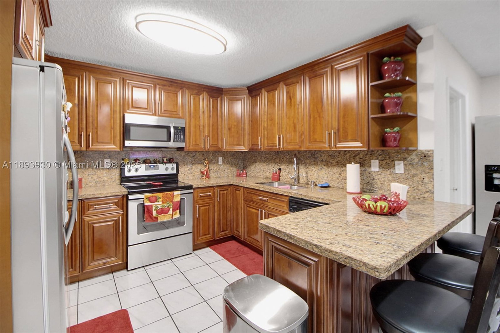 Real estate property located at 13246 9th Ter, Miami-dade, Tamiami Lakes Sec 5, Miami, FL