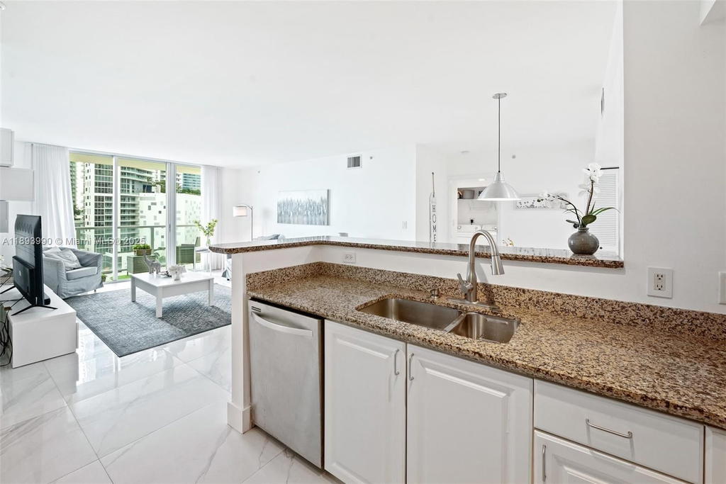 Real estate property located at 1155 Brickell Bay Dr #903, Miami-dade, The Mark On Brickell Cond, Miami, FL