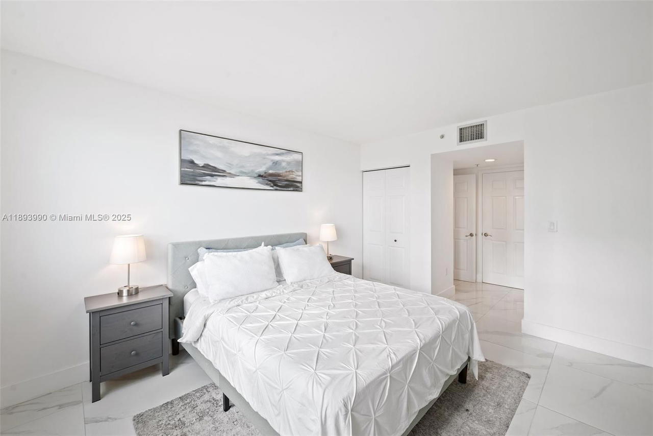 Real estate property located at 1155 Brickell Bay Dr #903, Miami-dade, The Mark On Brickell Cond, Miami, FL