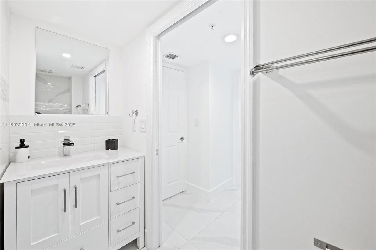 Real estate property located at 1155 Brickell Bay Dr #903, Miami-dade, The Mark On Brickell Cond, Miami, FL