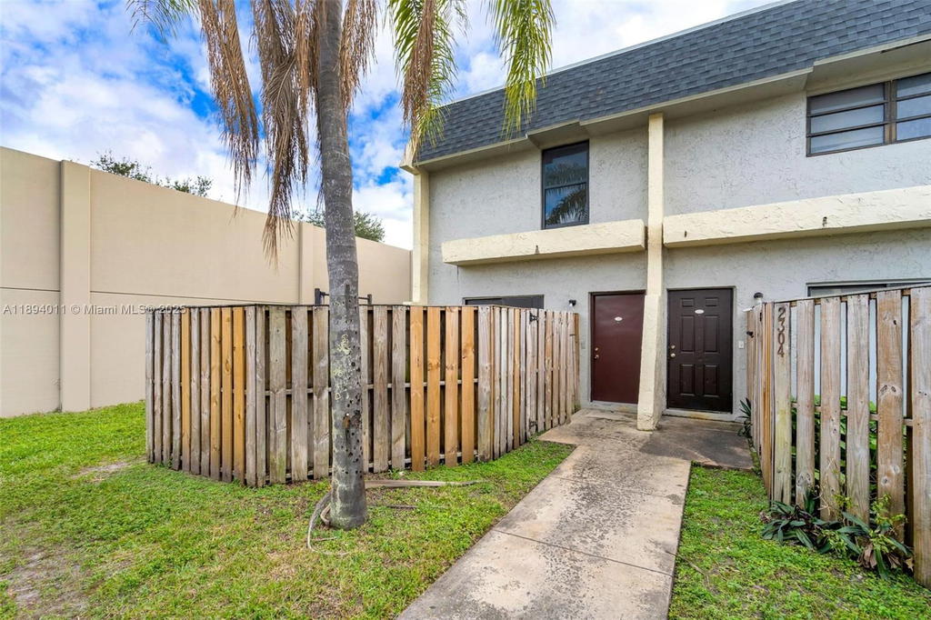 Real estate property located at 2306 52nd Ave #2306, Broward, Century Garden Condo, Lauderhill, FL