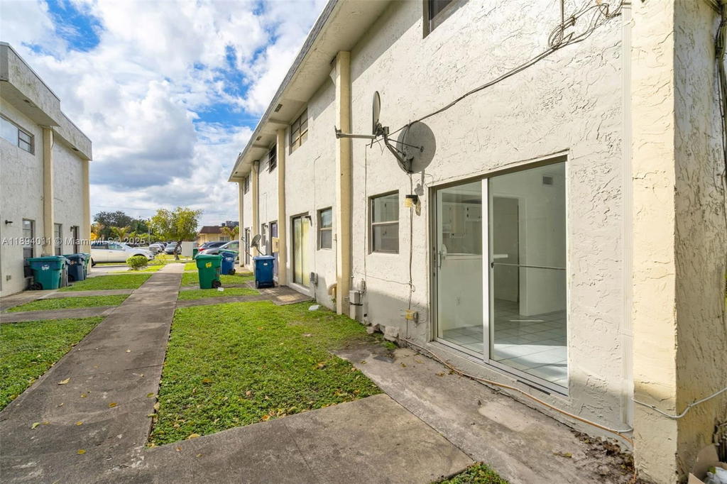 Real estate property located at 2306 52nd Ave #2306, Broward, Century Garden Condo, Lauderhill, FL