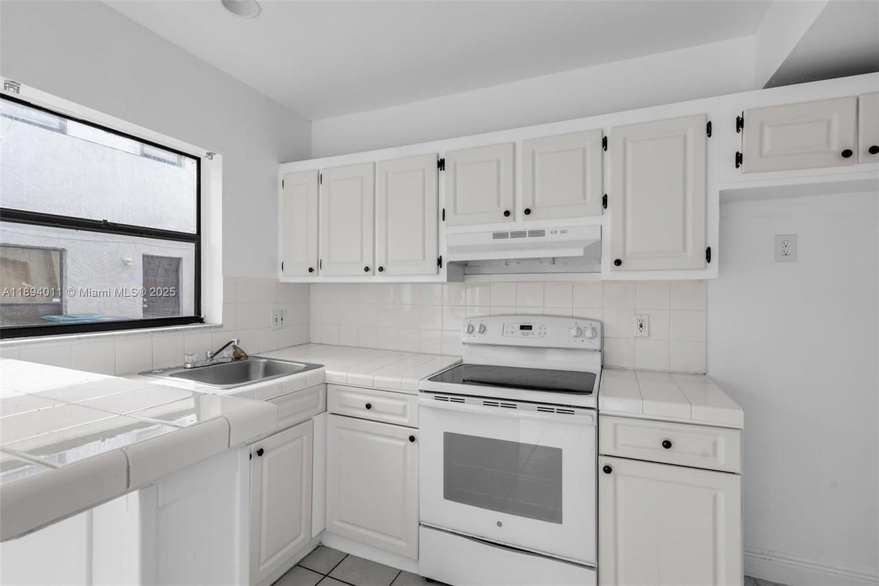 Real estate property located at 2306 52nd Ave #2306, Broward, Century Garden Condo, Lauderhill, FL