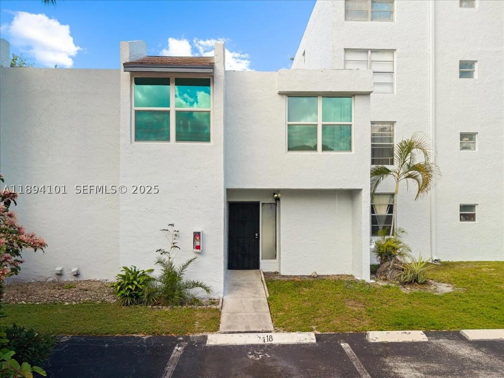 Real estate property located at 9450 Live Oak Pl #109, Broward, Live Oak Condo Seven, Davie, FL
