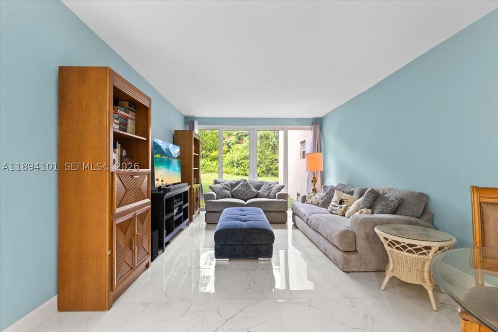 Real estate property located at 9450 Live Oak Pl #109, Broward, Live Oak Condo Seven, Davie, FL