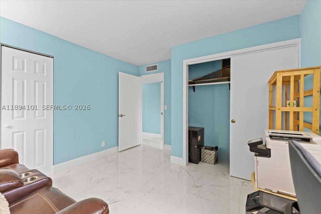 Real estate property located at 9450 Live Oak Pl #109, Broward, Live Oak Condo Seven, Davie, FL