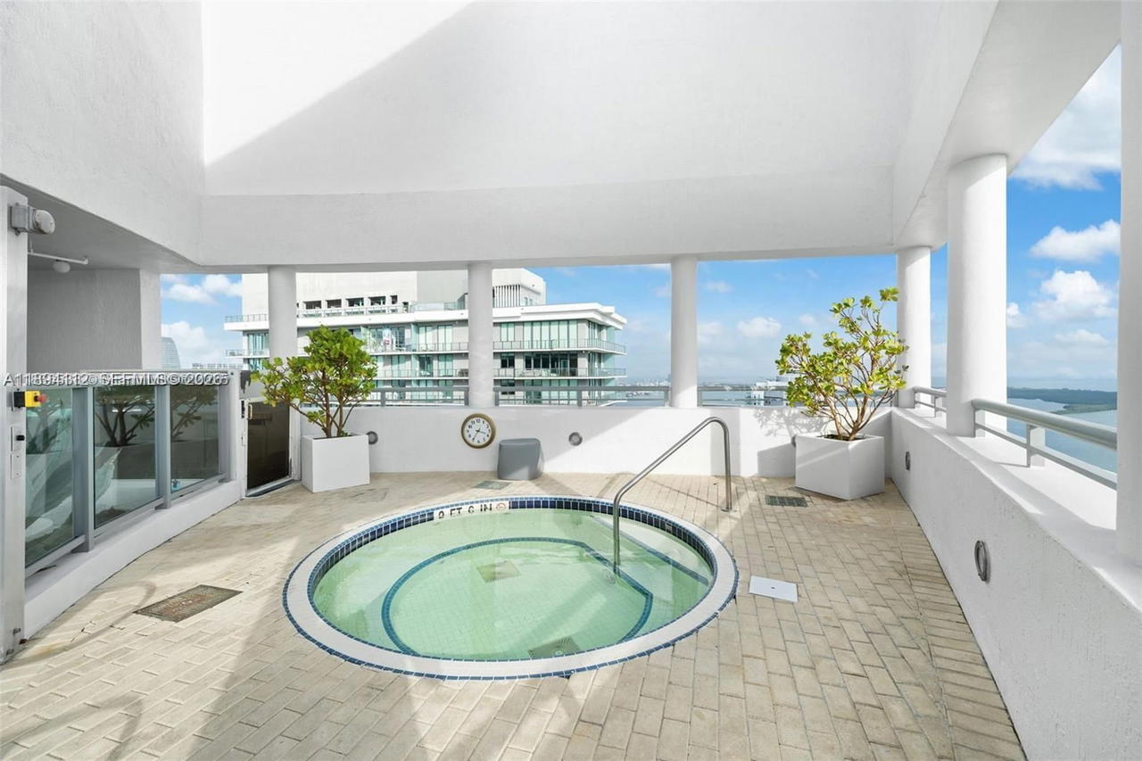 Real estate property located at 60 13th St #2500, Miami-dade, Infinity At Brickell Condo, Miami, FL