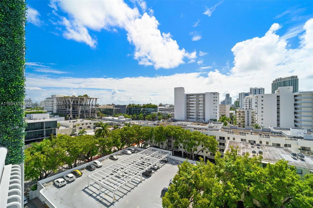 Real estate property located at 1688 West Ave #1004, Miami-dade, West Bay Plaza Condo, Miami Beach, FL