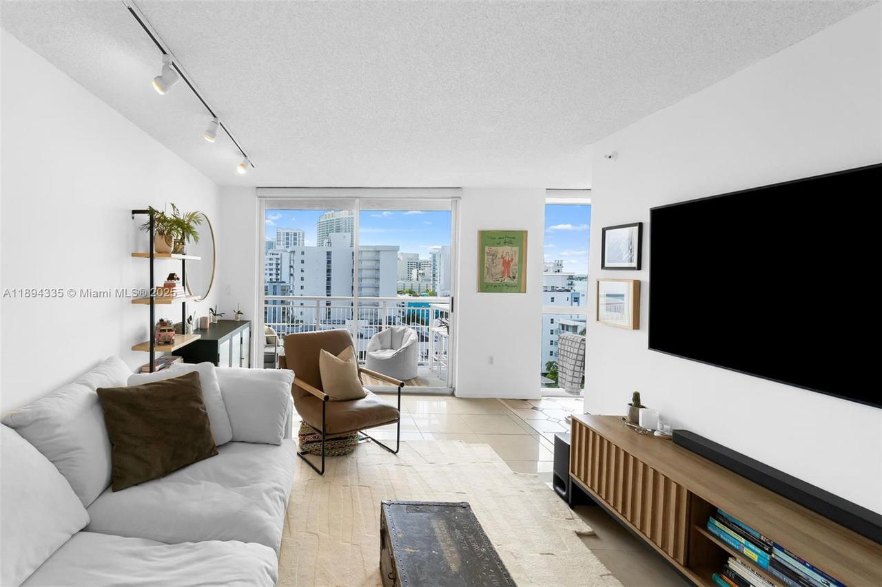 Real estate property located at 1688 West Ave #1004, Miami-dade, West Bay Plaza Condo, Miami Beach, FL