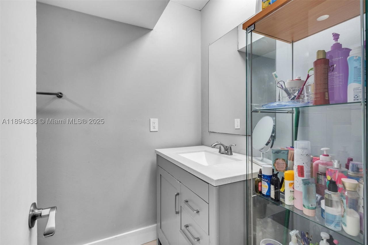 Real estate property located at 19440 26th Ave #54B, Miami-dade, Riverwood Sec 3, Miami, FL