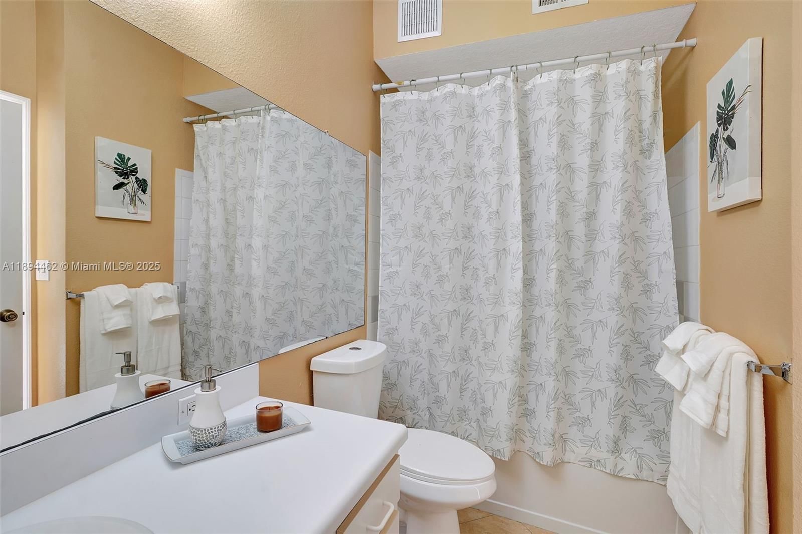 Real estate property located at 11510 Villa Grand #407, Lee, Royal Greens, Fort Myers, FL
