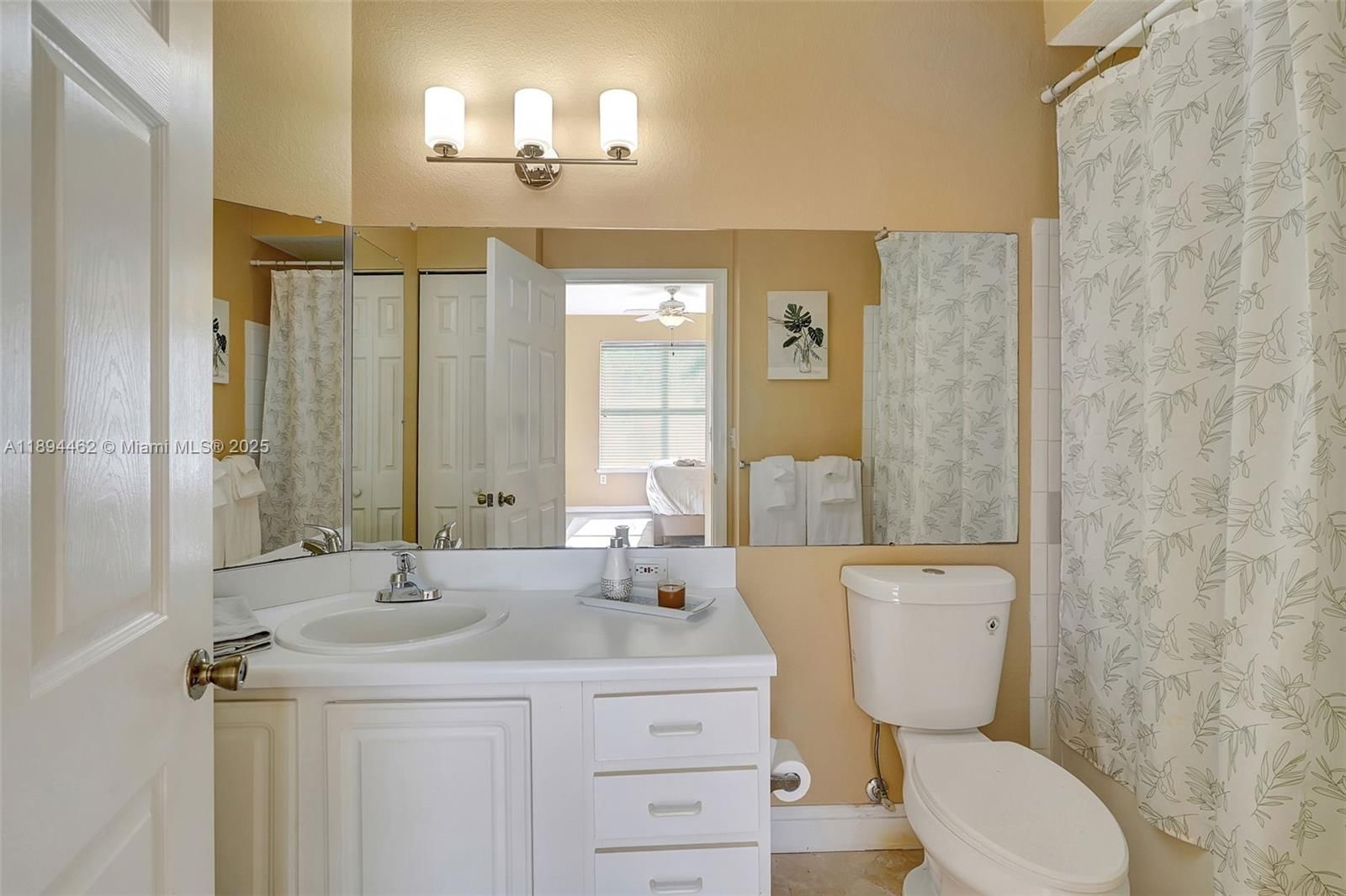 Real estate property located at 11510 Villa Grand #407, Lee, Royal Greens, Fort Myers, FL