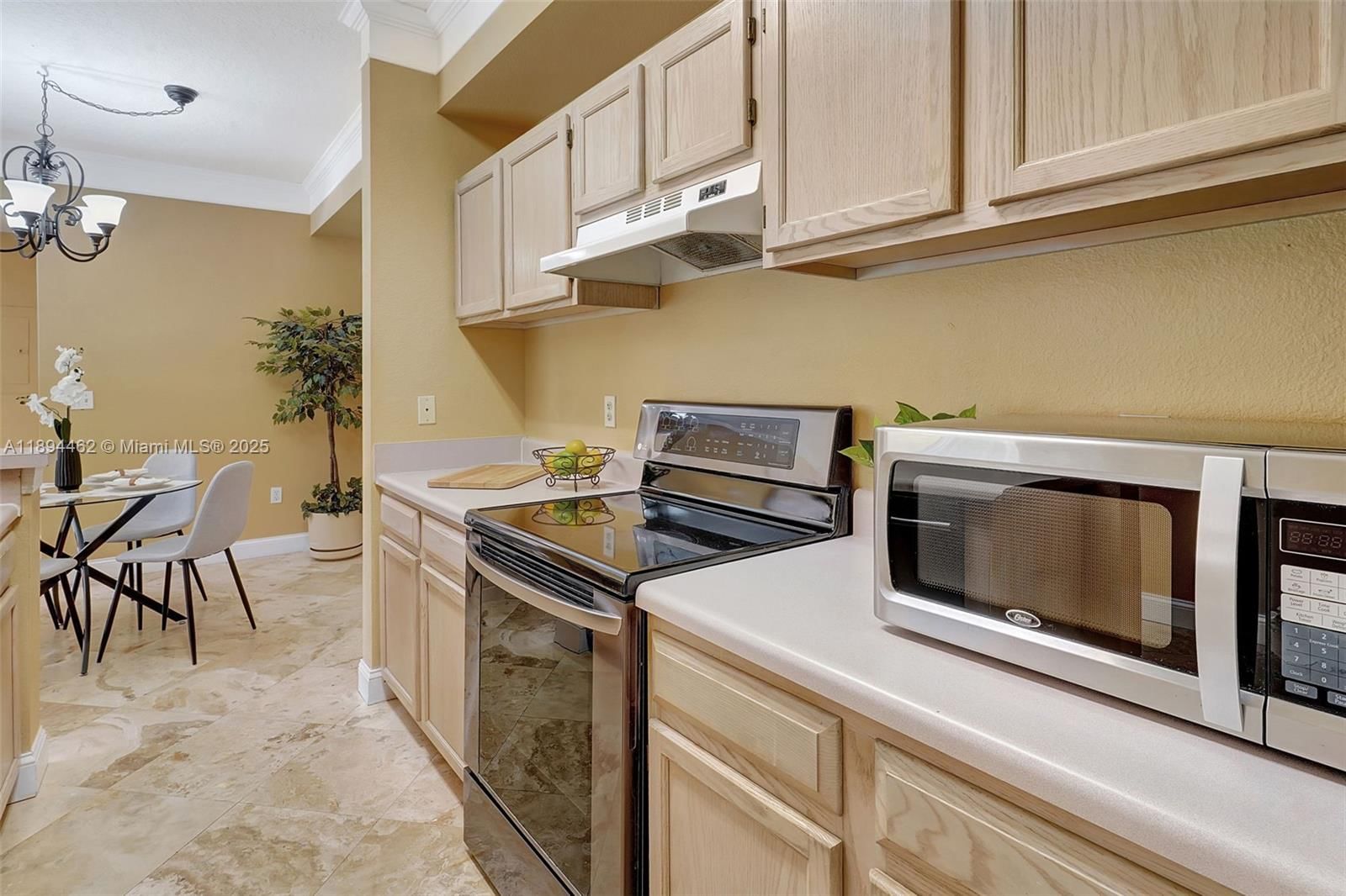 Real estate property located at 11510 Villa Grand #407, Lee, Royal Greens, Fort Myers, FL