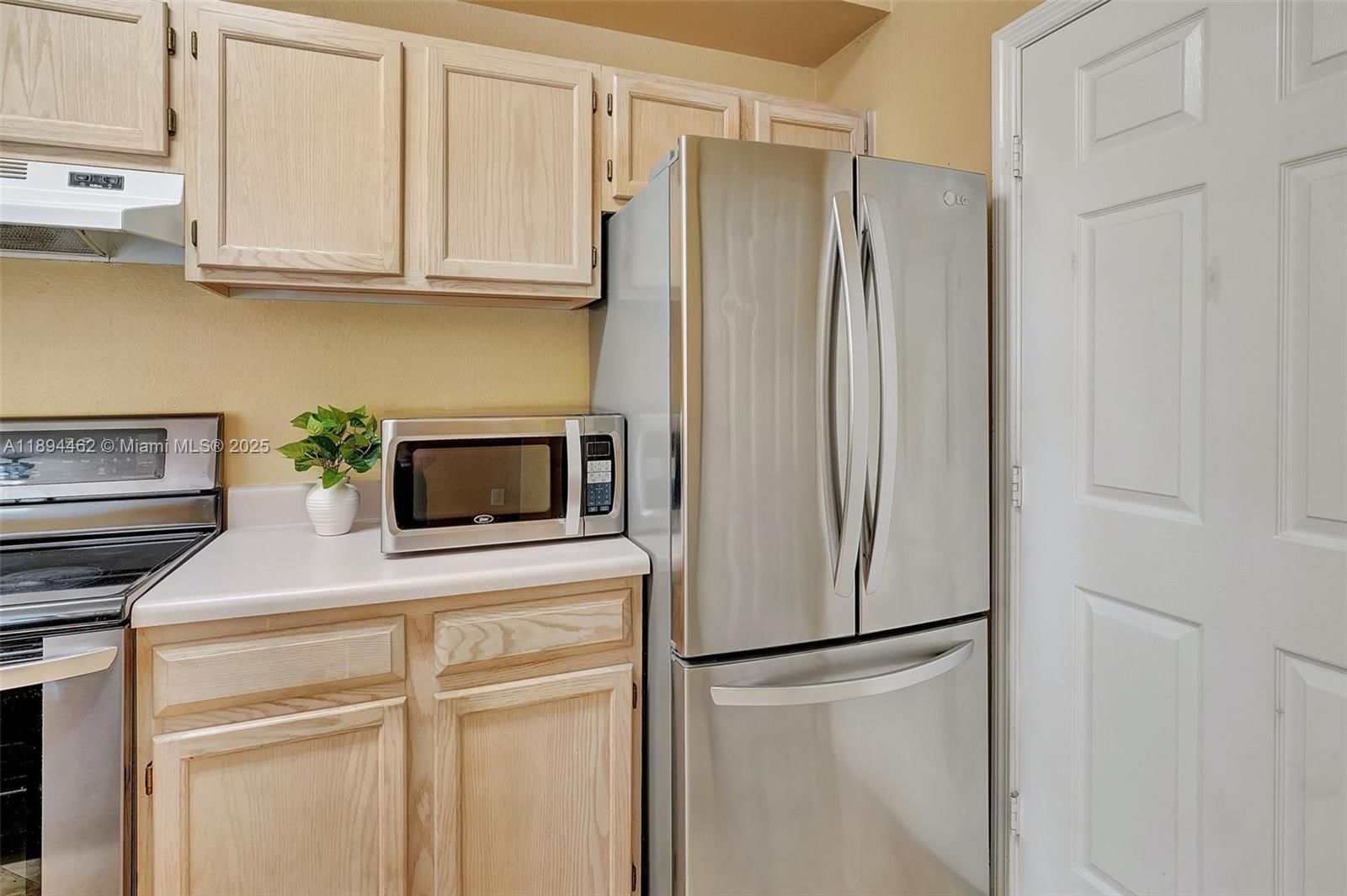 Real estate property located at 11510 Villa Grand #407, Lee, Royal Greens, Fort Myers, FL