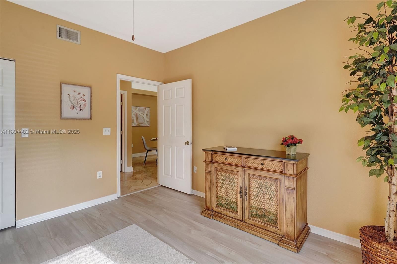 Real estate property located at 11510 Villa Grand #407, Lee, Royal Greens, Fort Myers, FL