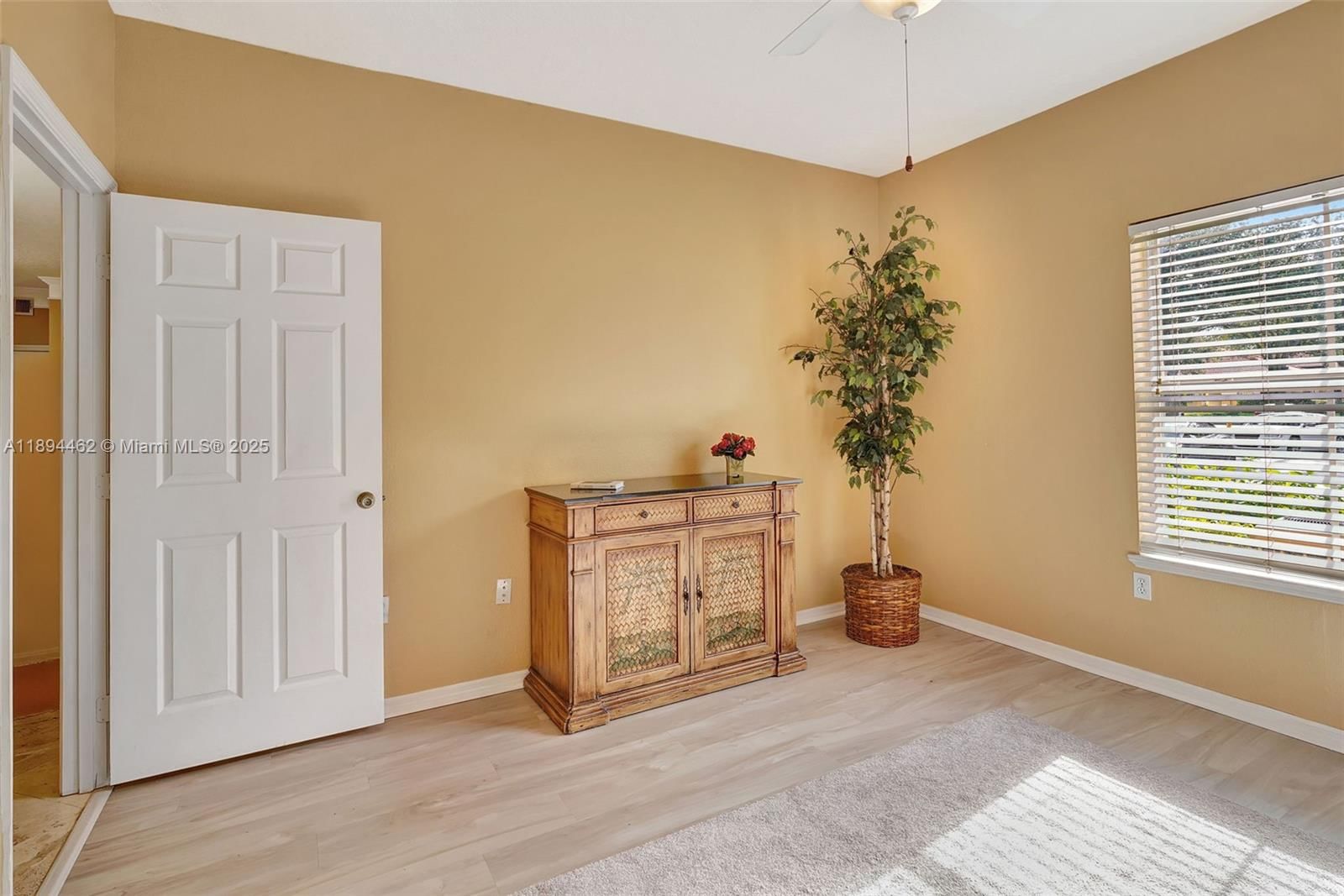 Real estate property located at 11510 Villa Grand #407, Lee, Royal Greens, Fort Myers, FL