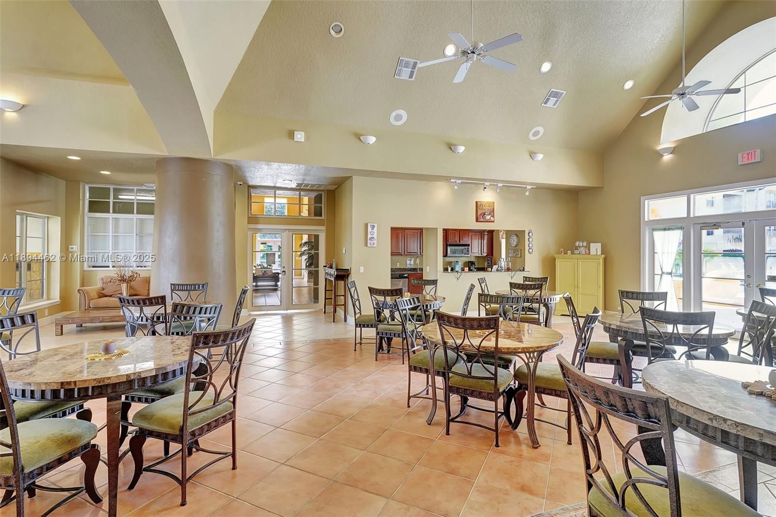 Real estate property located at 11510 Villa Grand #407, Lee, Royal Greens, Fort Myers, FL
