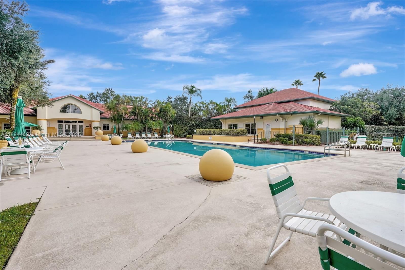 Real estate property located at 11510 Villa Grand #407, Lee, Royal Greens, Fort Myers, FL