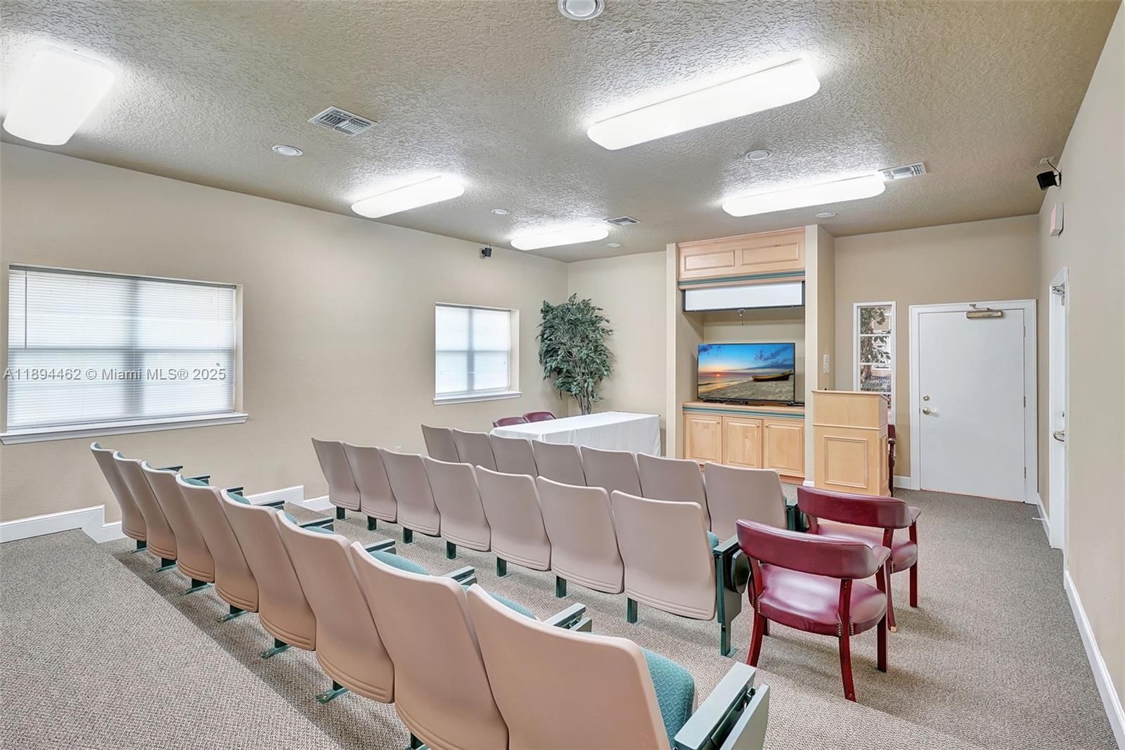 Real estate property located at 11510 Villa Grand #407, Lee, Royal Greens, Fort Myers, FL