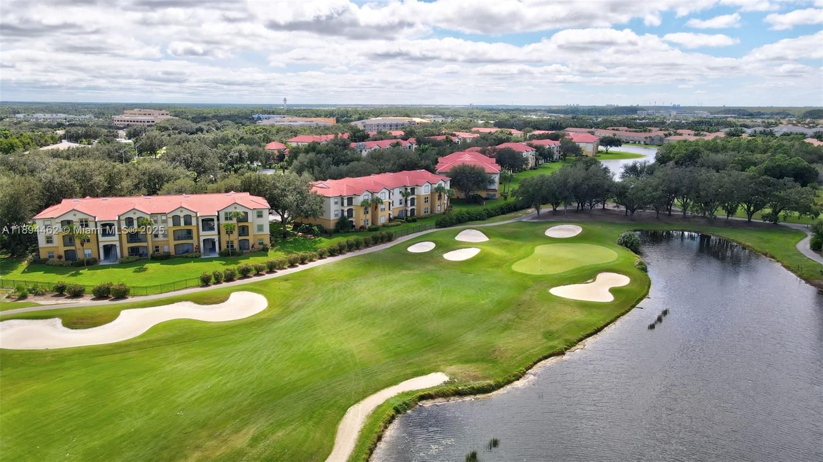 Real estate property located at 11510 Villa Grand #407, Lee, Royal Greens, Fort Myers, FL