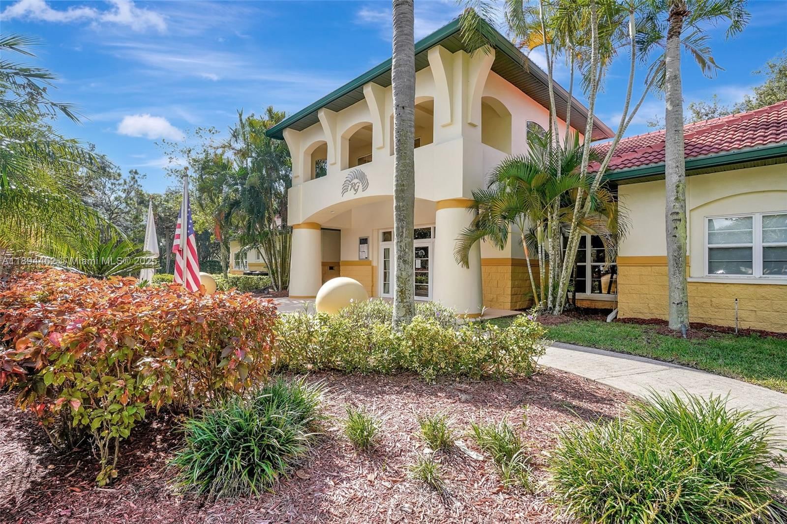 Real estate property located at 11510 Villa Grand #407, Lee, Royal Greens, Fort Myers, FL