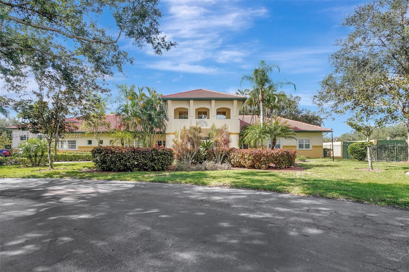 Real estate property located at 11510 Villa Grand #407, Lee, Royal Greens, Fort Myers, FL