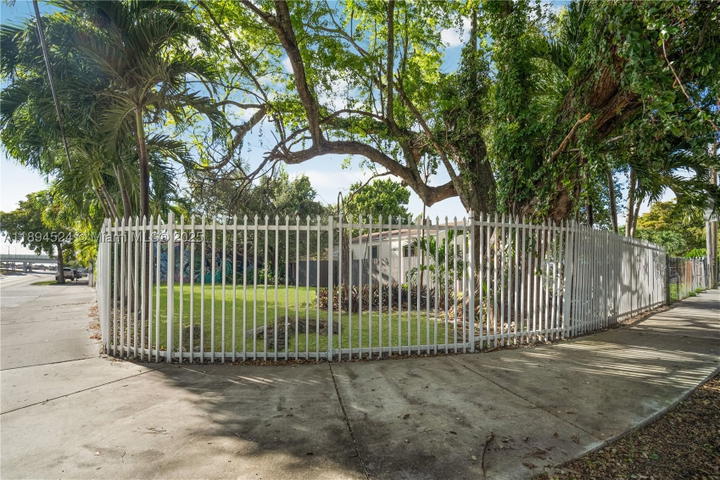 Real estate property located at 2900 11th Ave, Miami-dade, Santa Clara Sub, Miami, FL
